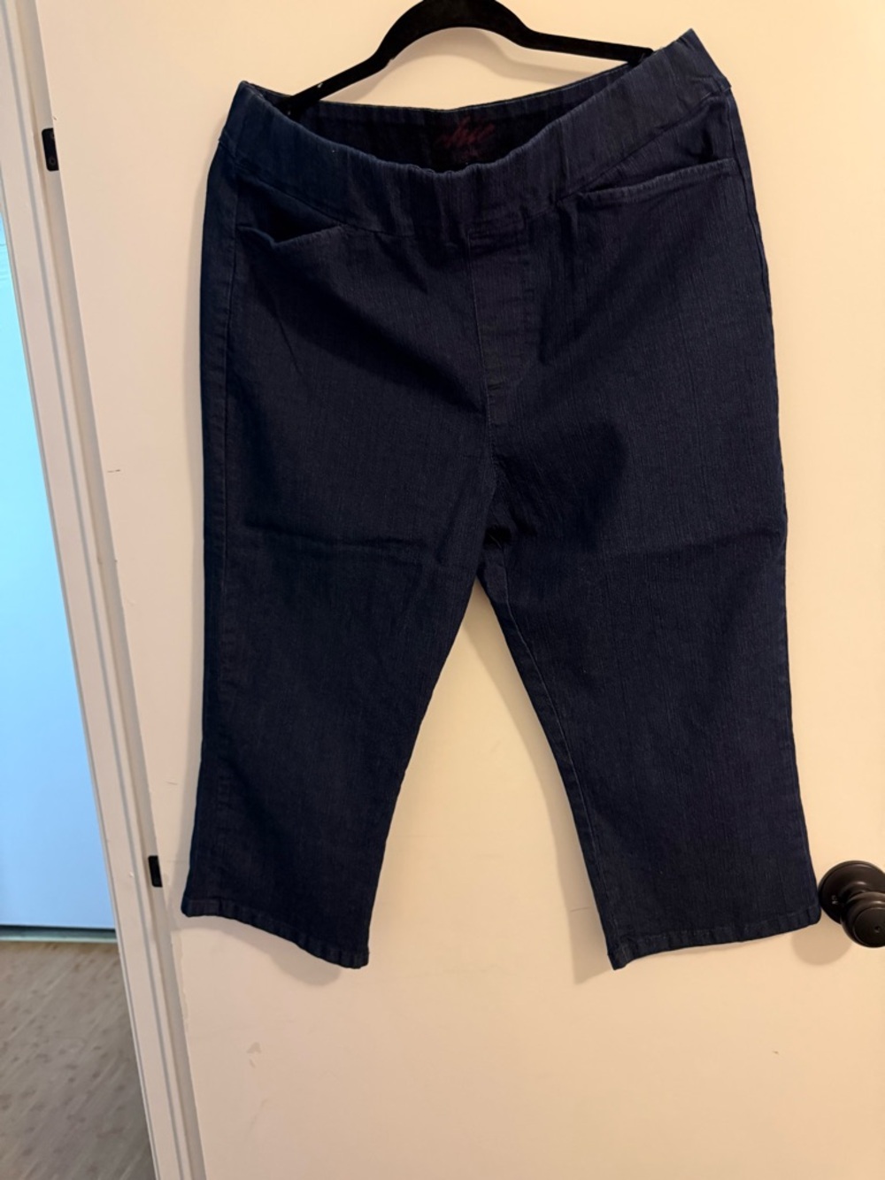 chic Navy Capri Pants for Women